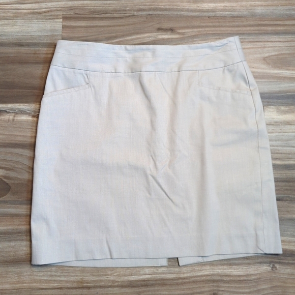 Banana Republic Women's skirt size 4P khaki with pockets - Picture 1 of 6